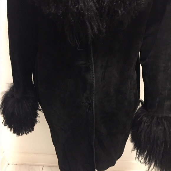 Ladies suede and fur coat, beautiful.  Stunning on! - Picture 5 of 8